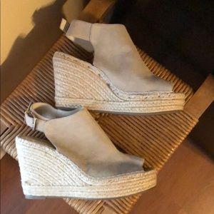 Kenneth Cole espadrilles